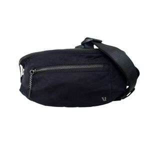 Vuori Sling Belt Bag Black